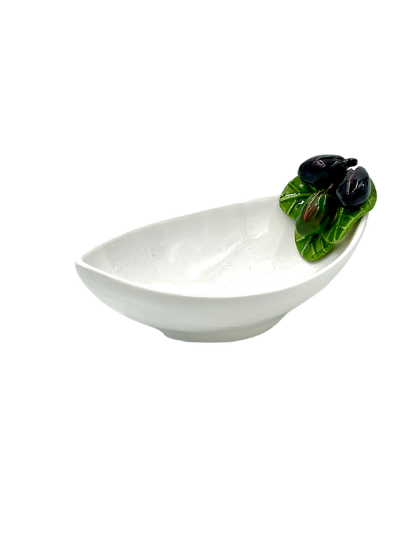 Condiment Dish with Raised Olives 02